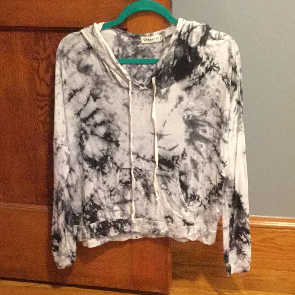 Black and White sweatshirt