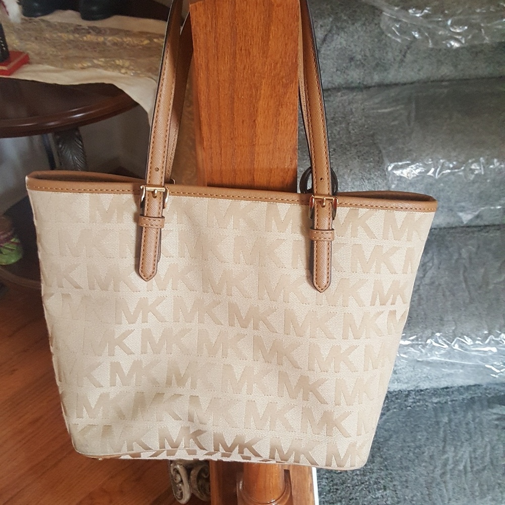 Purse - Picture 2 of 5