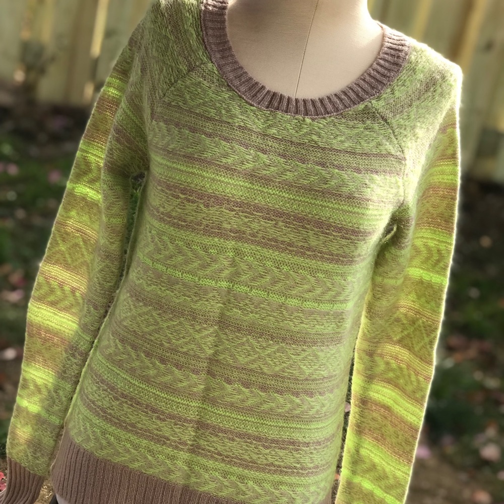 Super soft AE crew neck sweater