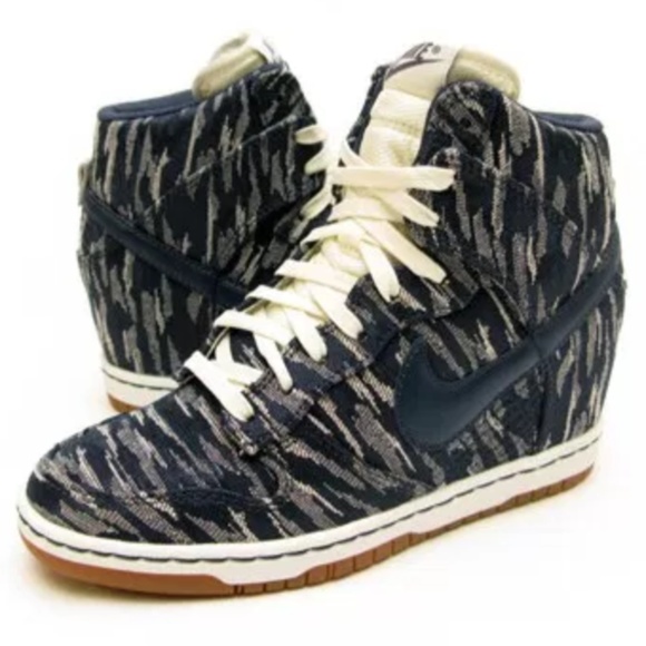 le scarpe nike schiacciare sky hi scheda scarpe marina multi poshmark le scarpe nike schiacciare sky hi scheda scarpe marina multi poshmark