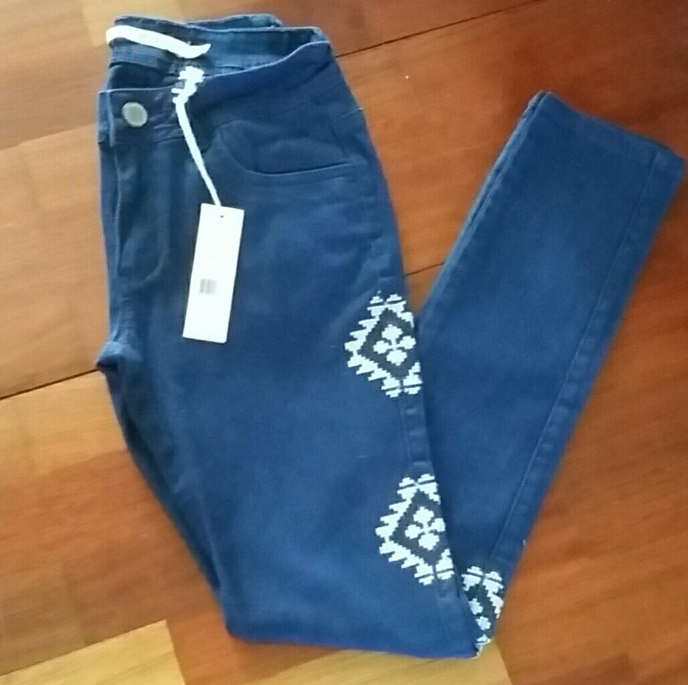 Woman's Romeo & Juliet couture jeans