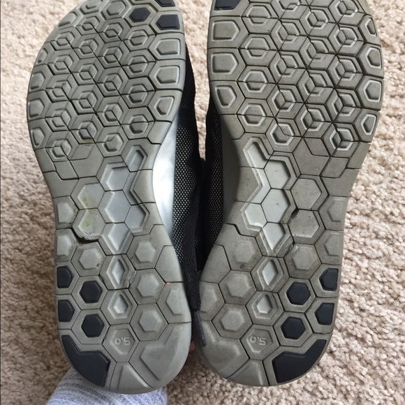 Nike sport/running shoes. - Picture 2 of 7