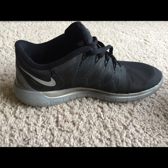 Nike sport/running shoes. - Picture 3 of 7