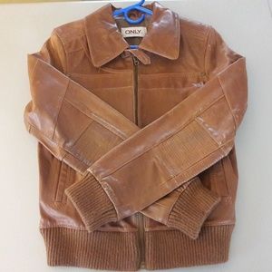 Women's Leather Bomber Jacket (Size L)