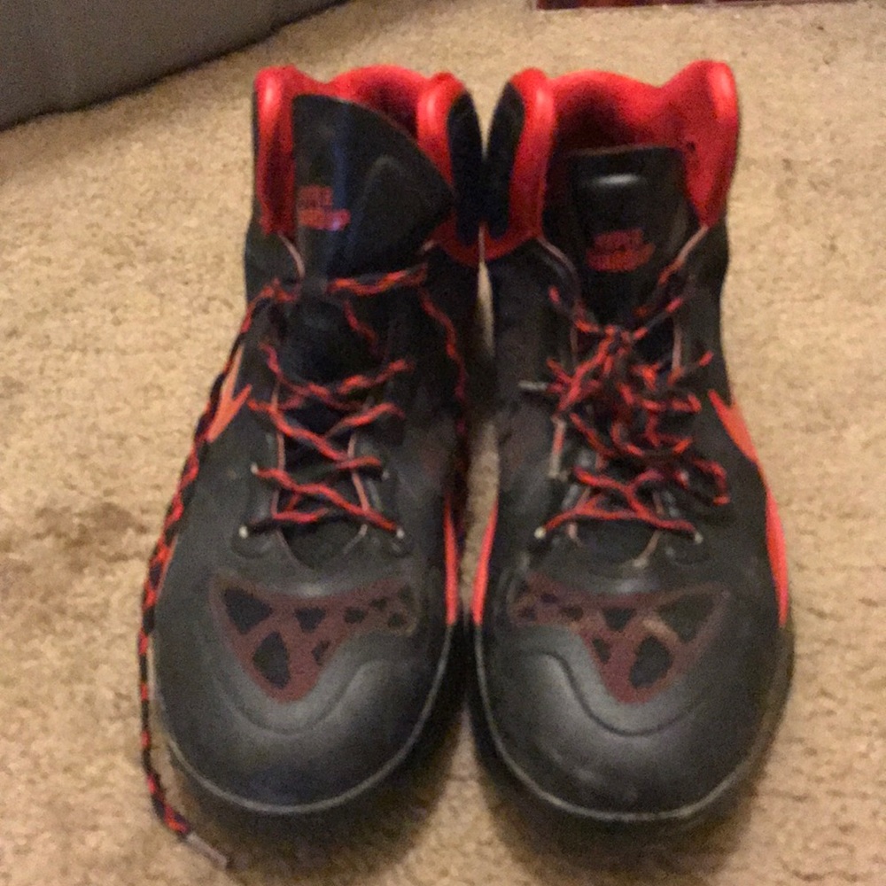 Men’s Nike Hyperguard up size 10