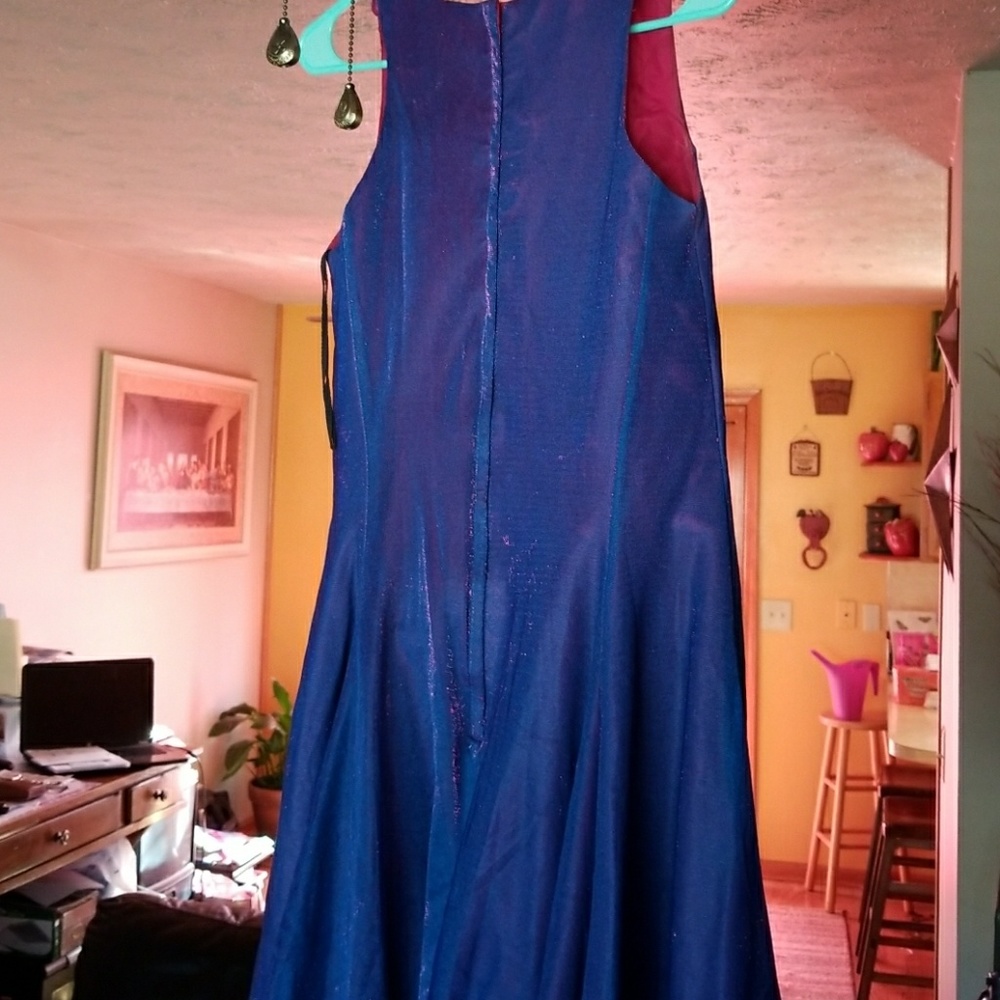 Dress - Picture 2 of 2