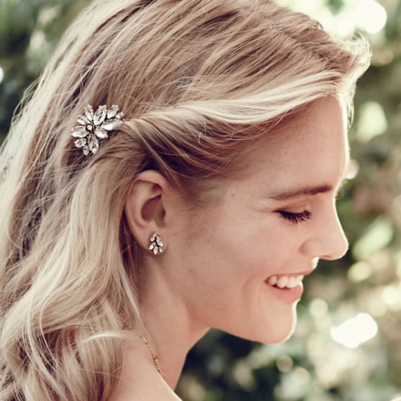 NEW Chloe + Isabel Rosette Flower Hair Comb - Picture 2 of 3