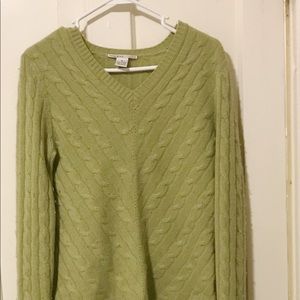✨Green 100% Cashmere Sweater ✨