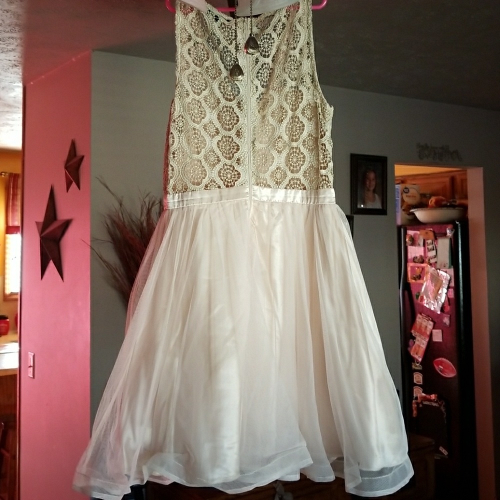 Dress - Picture 2 of 2
