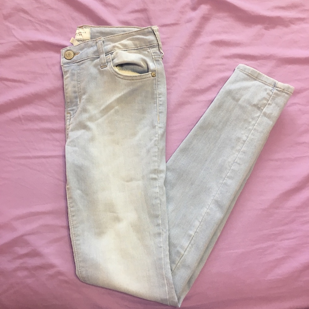 skinny jeans.