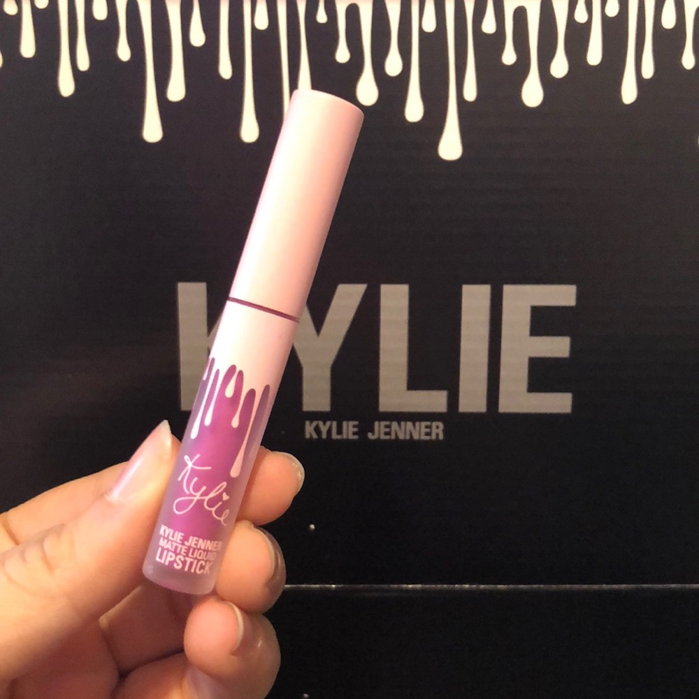 “August Bug” Kylie Cosmetics Mini Matte Lipstick