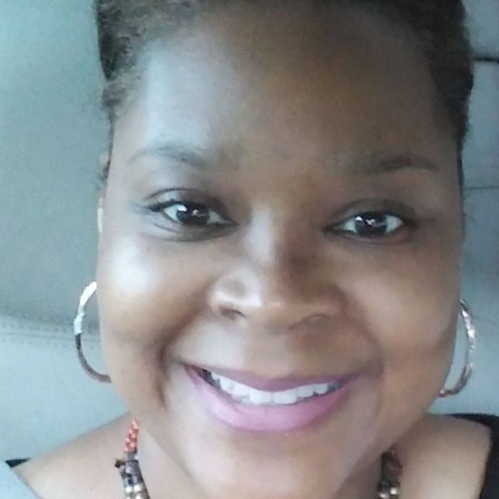Meet your Posher, Yolanda