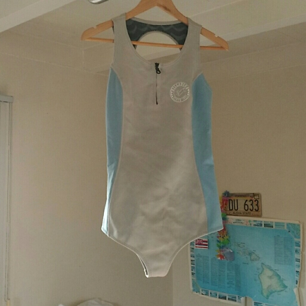 SALE Grey & Blue sleeveless Billabong Springsuit