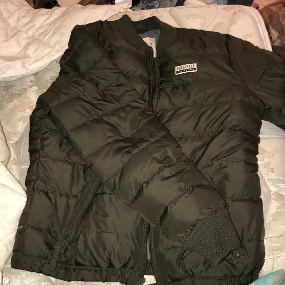 Olive green hollister puffer jacket
