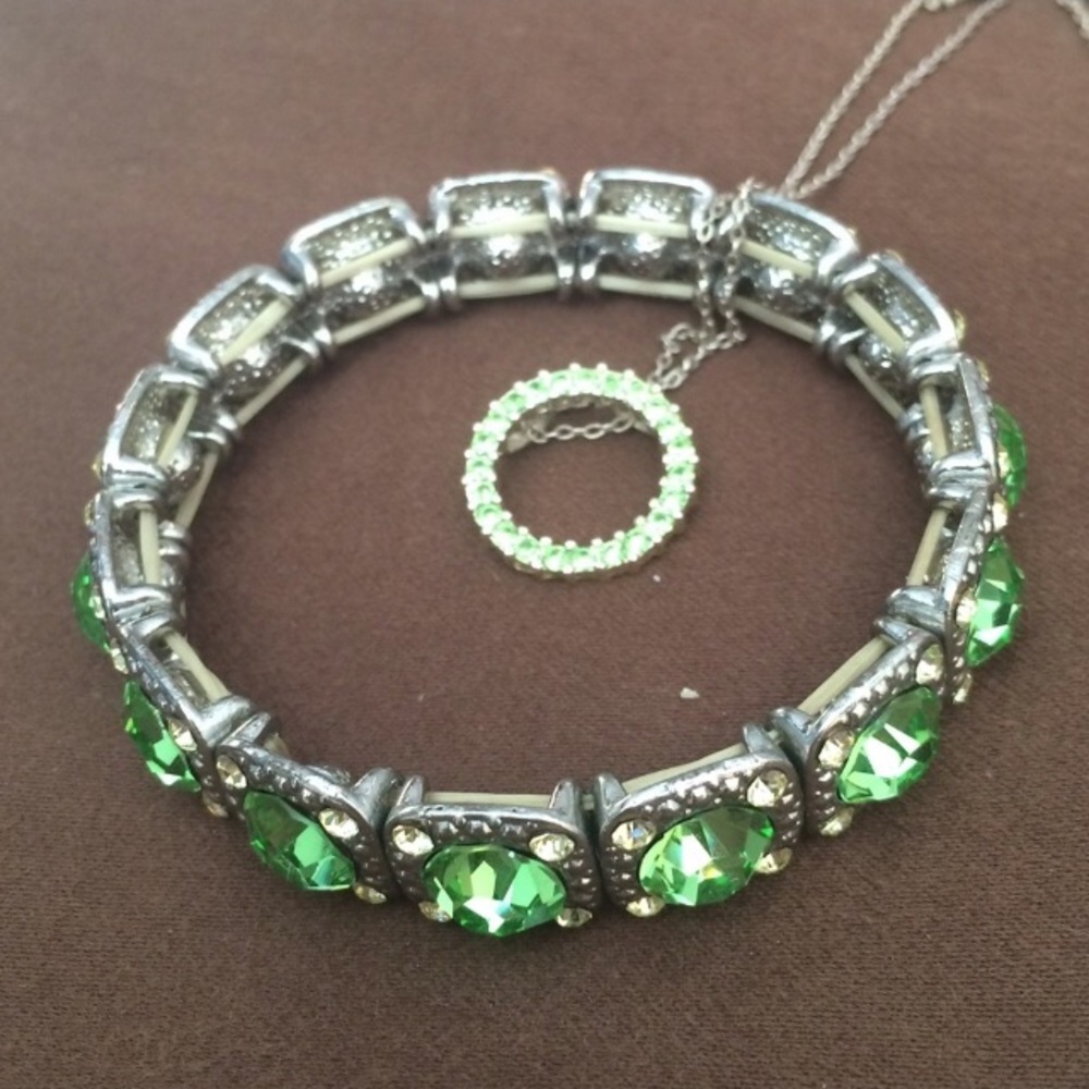 Peridot costume jewelry necklace and bracelet EUC