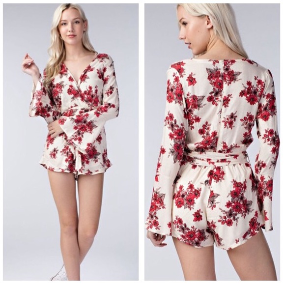 NEW floral romper, bell sleeves - Picture 2 of 7