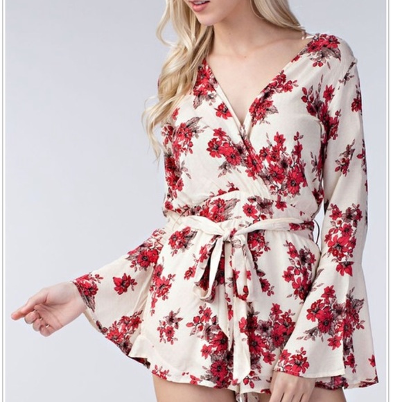 NEW floral romper, bell sleeves - Picture 3 of 7