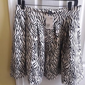 H&M Black/White Pleated Skirt Size 12 NEW
