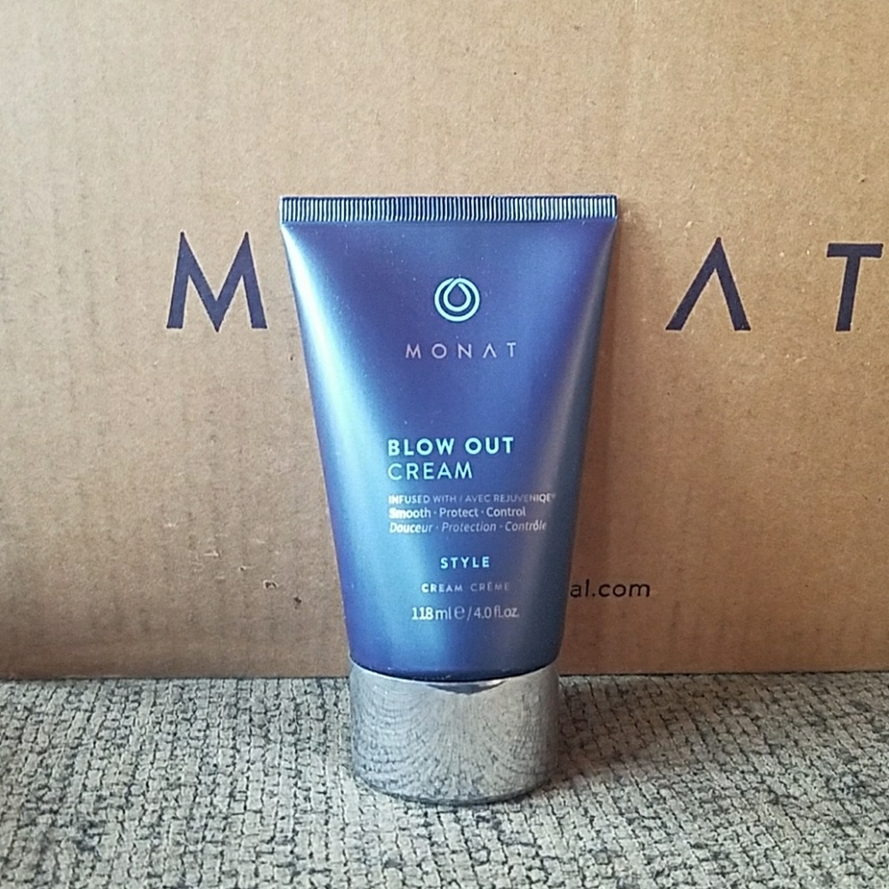 Monat- Blow Out Cream