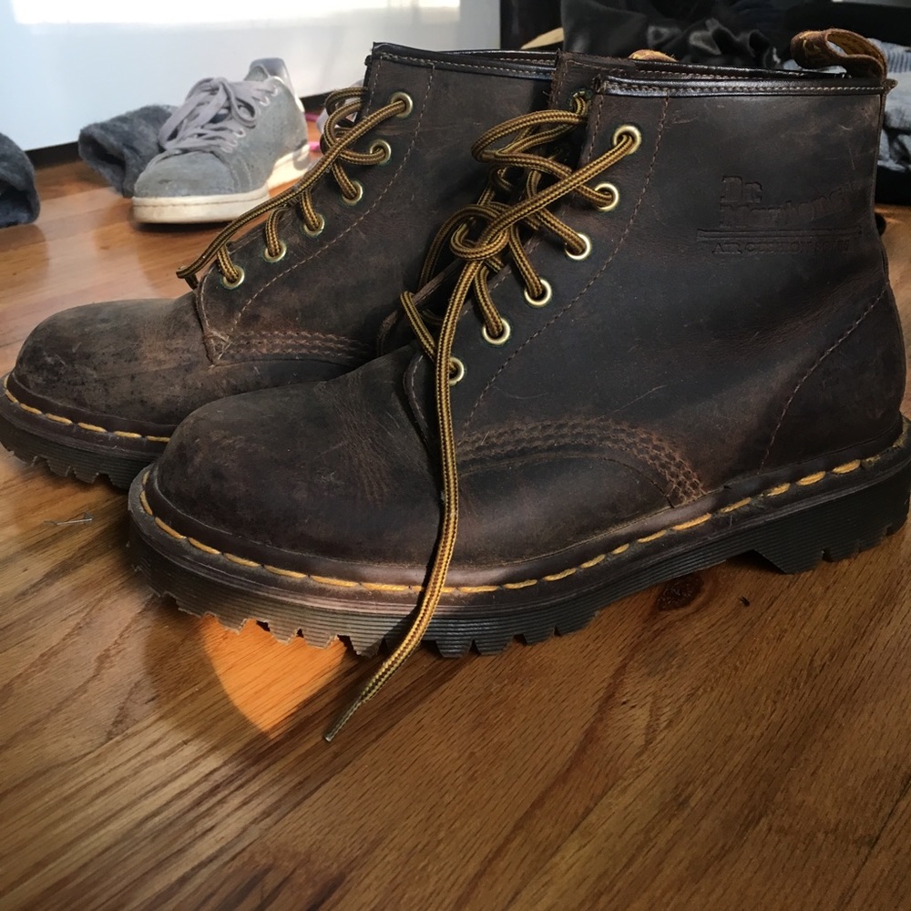 DR MARTENS