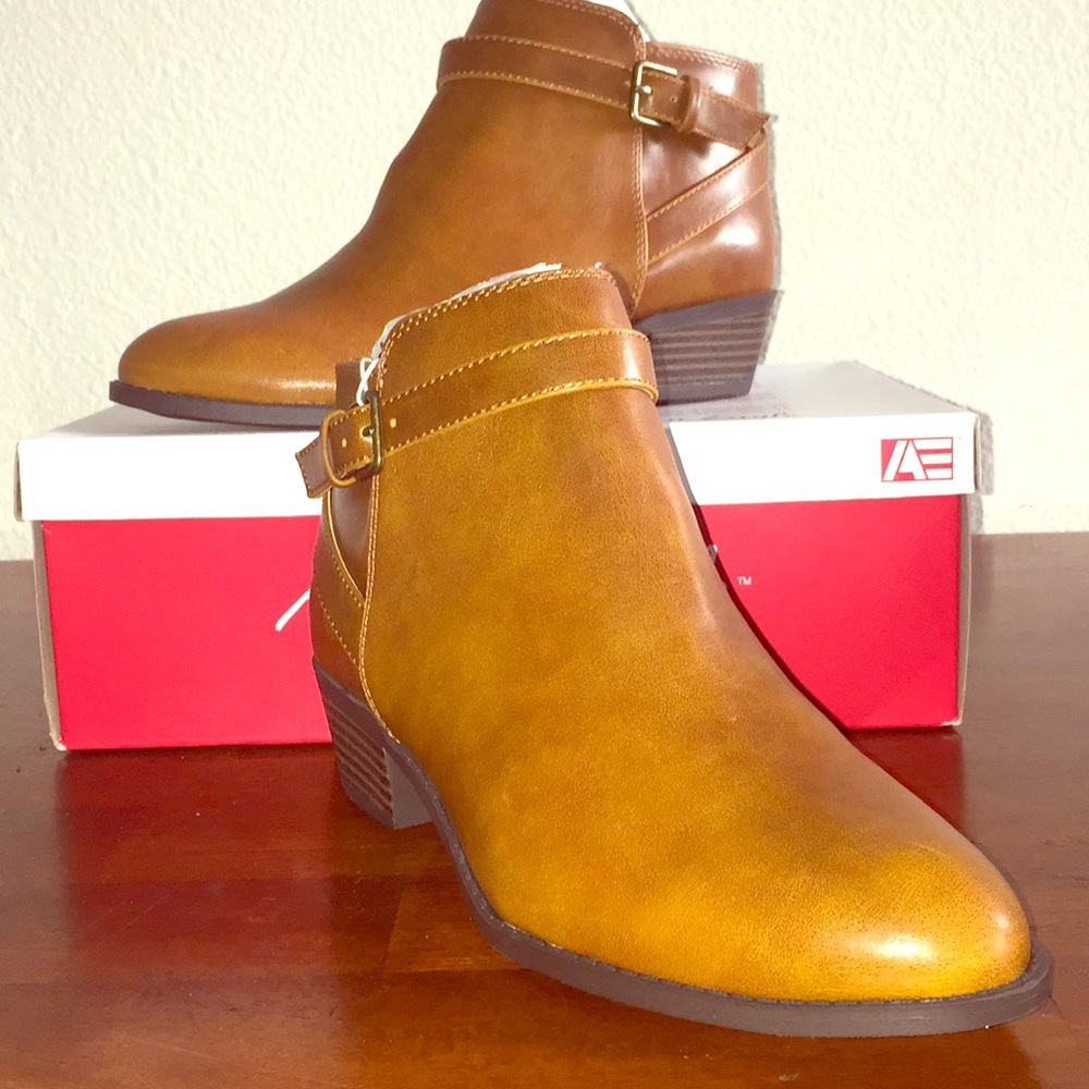American Eagles Brown Booties