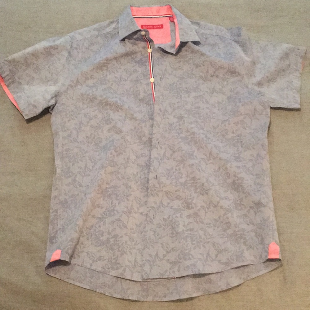 Short sleeve button down