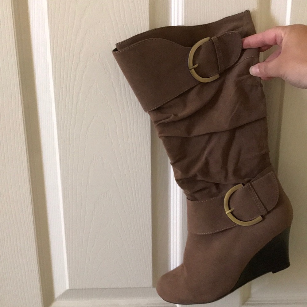 Taupe faux suede boots. Size 6/7 small