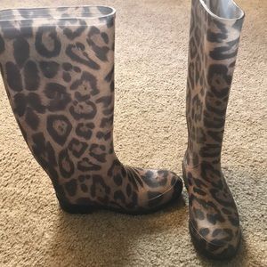 Cheetah rain boots