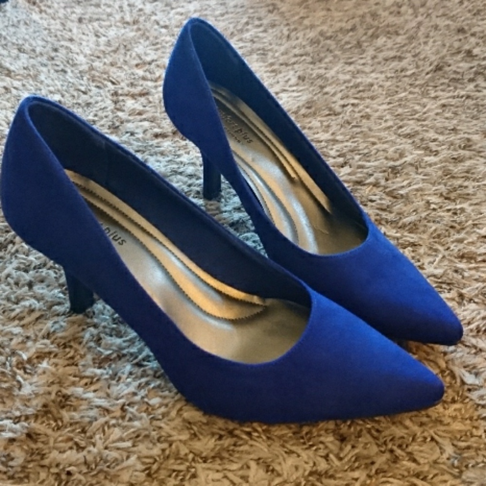 Faux suede pointed toe royal blue heels