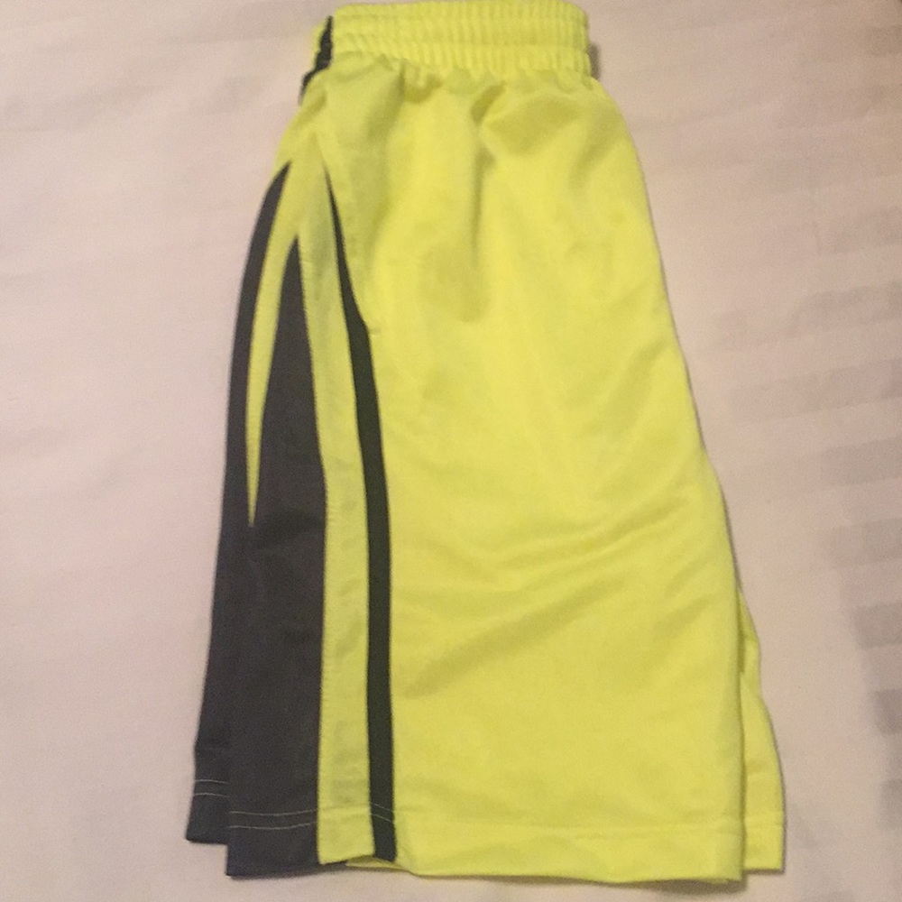 Boys Xersion basketball shorts size 8