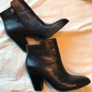 Adrienne Vittadini Black Leather Booties Sz 9