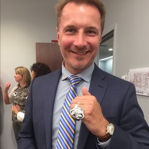 Meet your Posher, Raymond