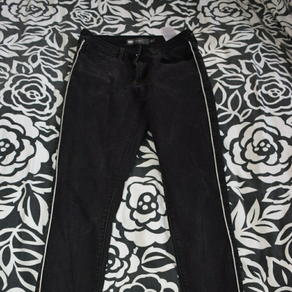 LEVIS BLACK SKINNY JEANS