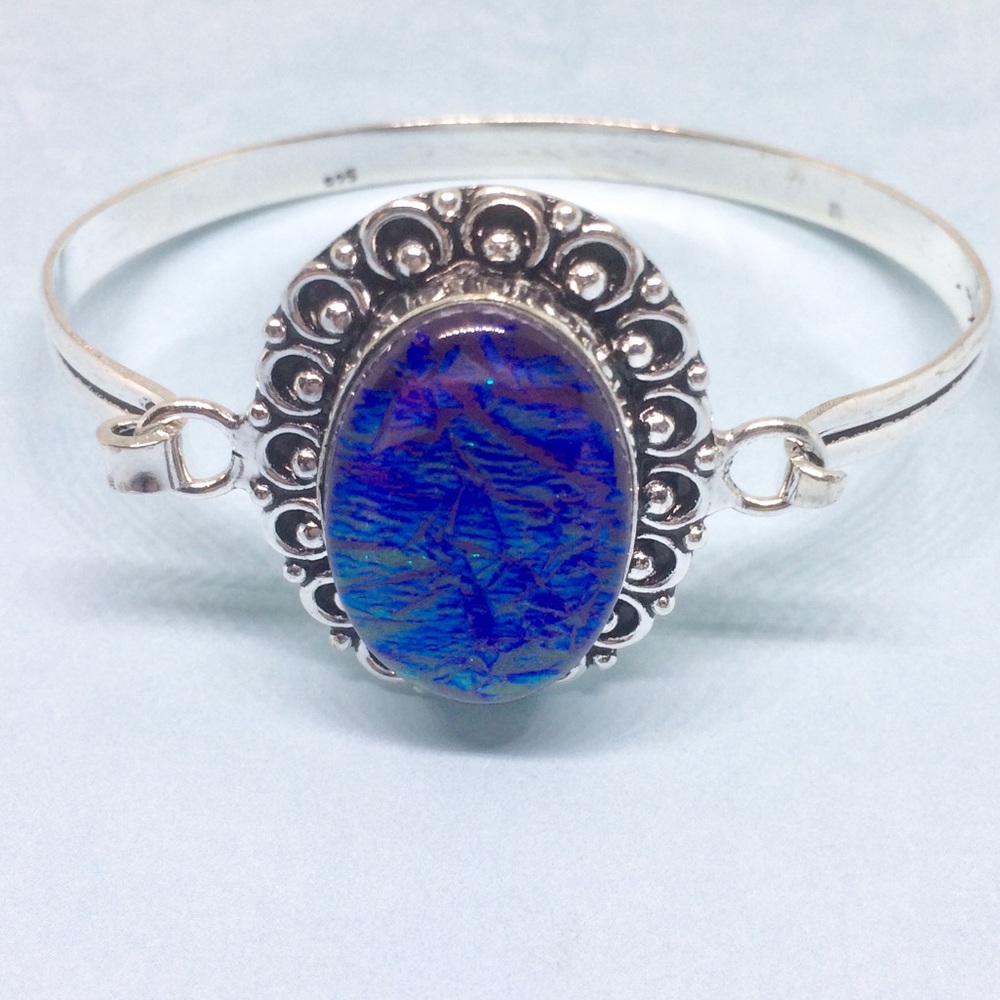 AUSTRALIAN TRIPLET COLOR CHANGE BRACELET