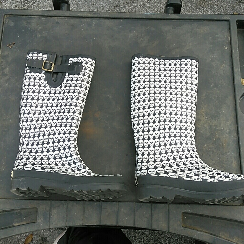 Beautiful vintage steve madden rain boots