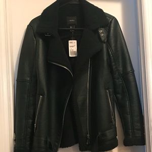 Faux-leather moto jacket w. faux-shearling lining