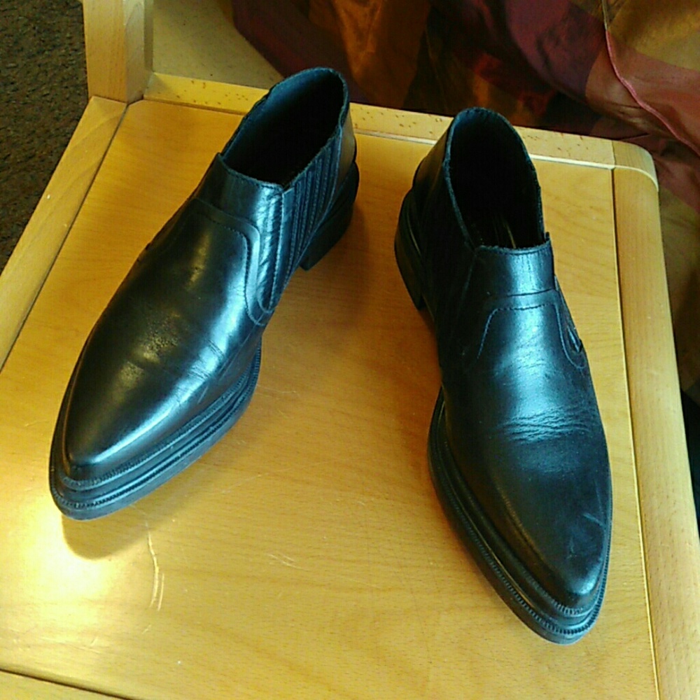 Zara black pointed toe boots