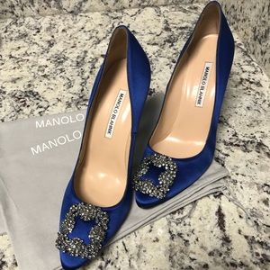 Manolo Blahnik Hangisi Jewel Pump