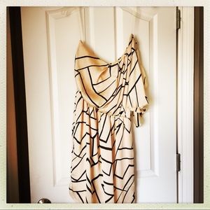 Charming Charlie preowned one sleeve dress