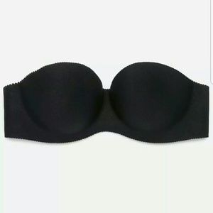 Black bra without strips