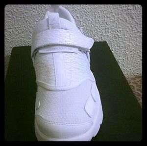 White Jordan Runner