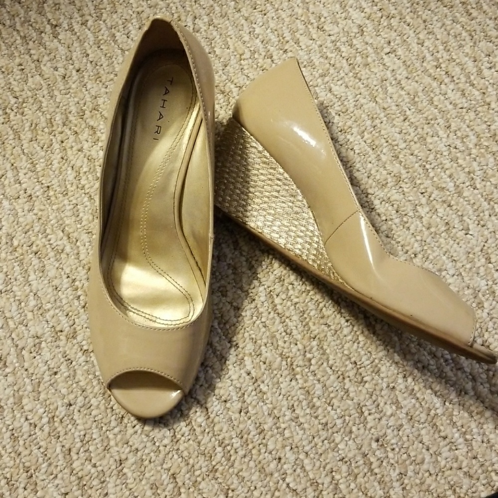 Tahari Beige Patent Peep Toe Wedges