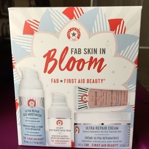 First Aid Beauty Fab Skin in Bloom Gift Set