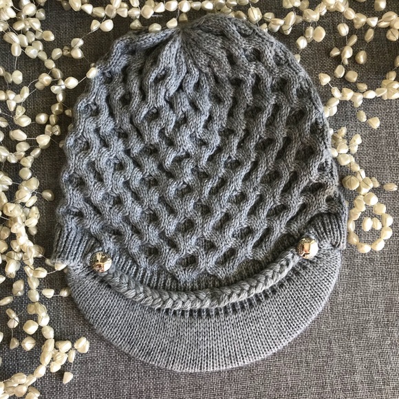 CALVIN KLEIN π Gray Honeycomb Cable Cabbie Hat - Picture 4 of 6