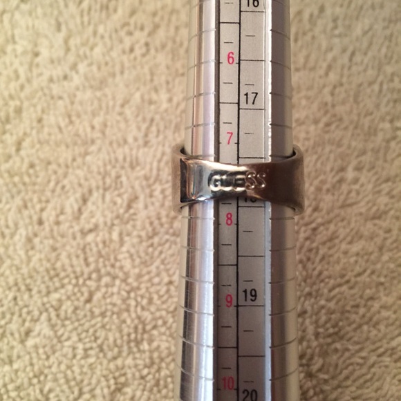 GUESS ring with 20 stones - Picture 7 of 8