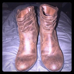 CHOCOLATE BROWN BOOTIES SIZE 9 LIKE NEW CONDITION