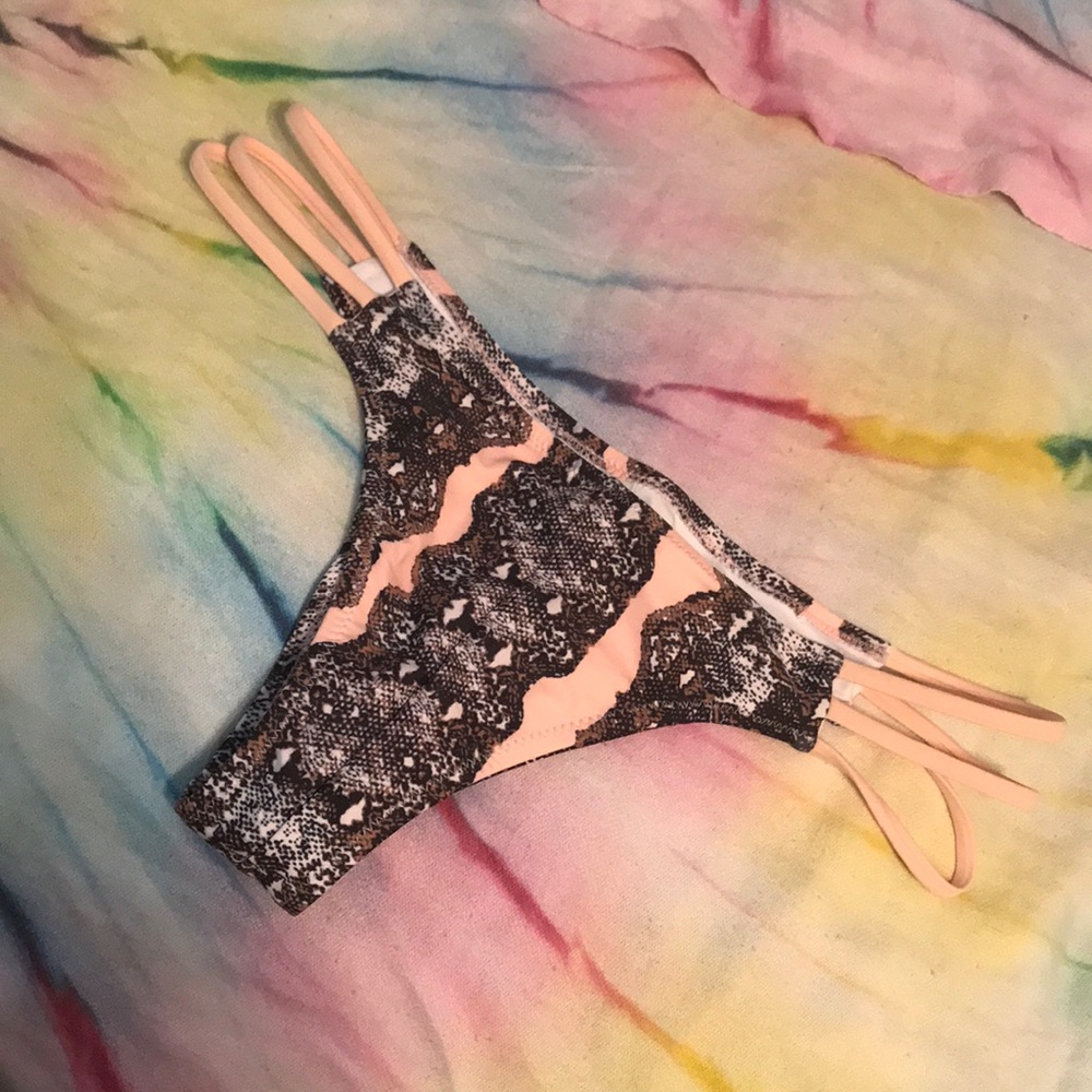 Snakeskin pattern bathing suit bottoms!