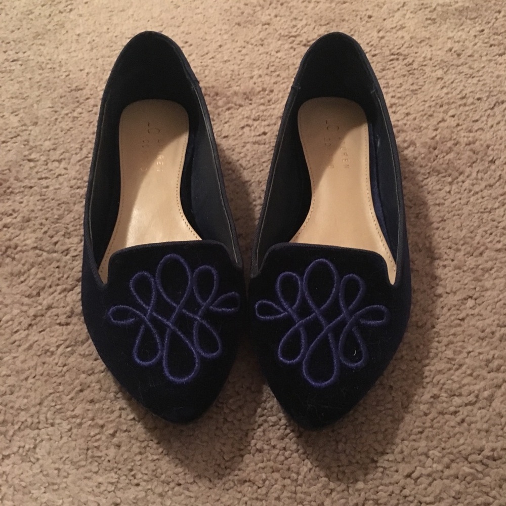 Beautiful blue velvet flats