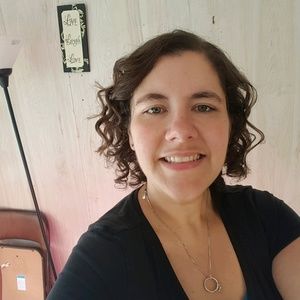 Meet your Posher, Alicia