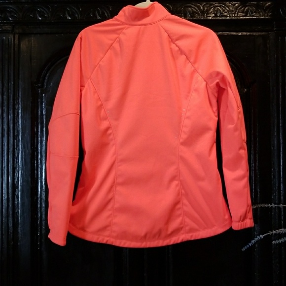 ASICS  Softshell Jacket Medium - Picture 3 of 6